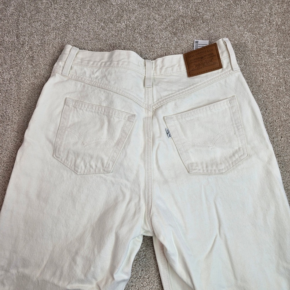 Levis 80s Mom Jeans Off White High Waisted Tapered Leg Denim Size 28